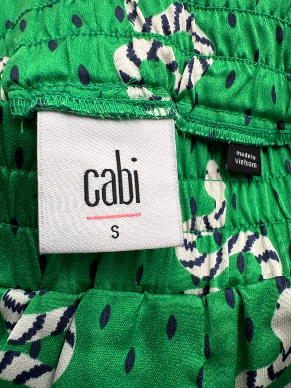 CAbi Serpentine #5042 Green Printed Wide-Leg Pants NEW 27” INSEAM - Picture 4 of 5